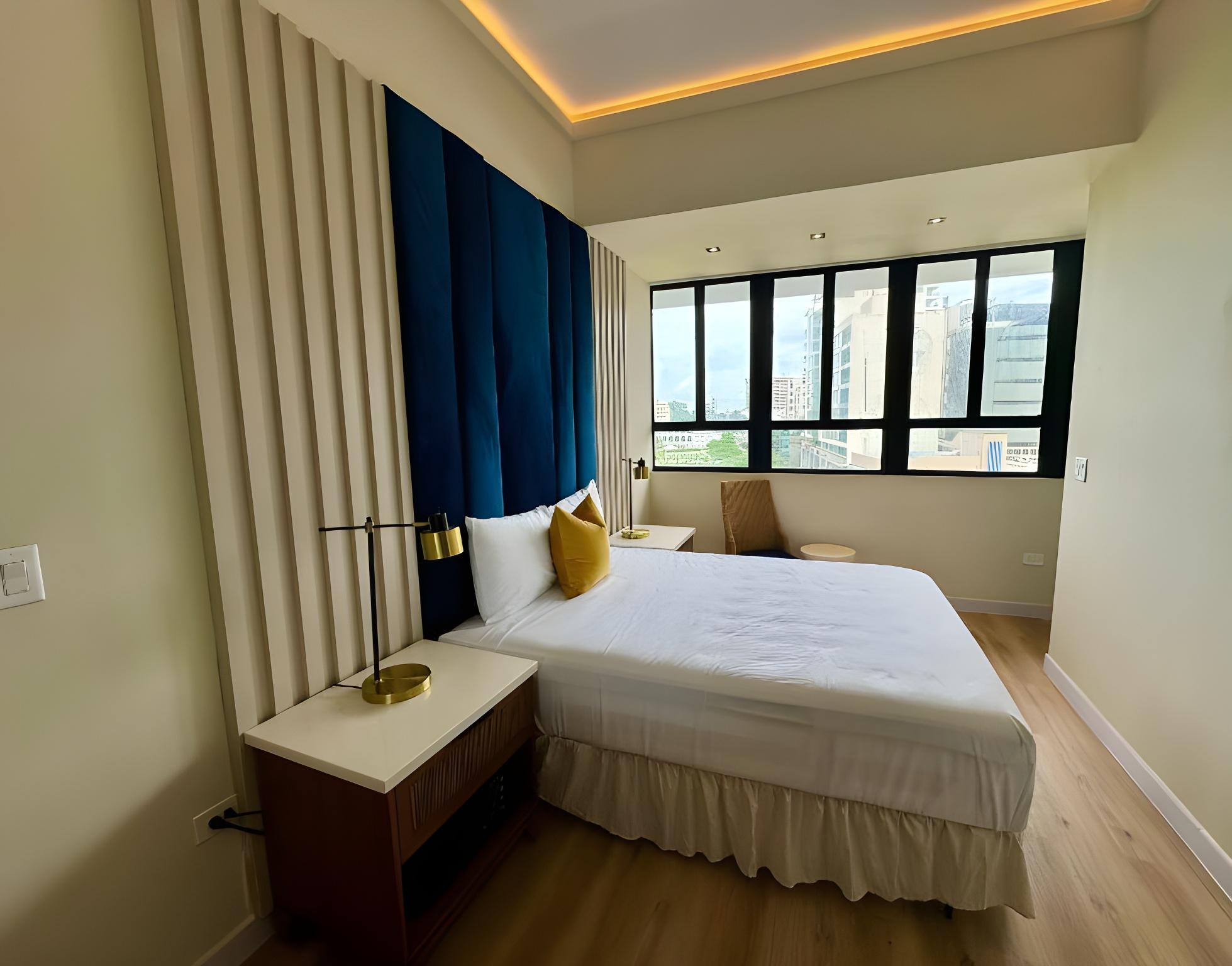 Classic, Queen Bed
