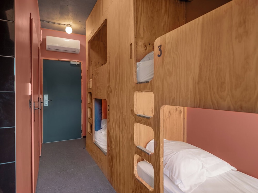 Female Dorm, Female Only, Single Bed
