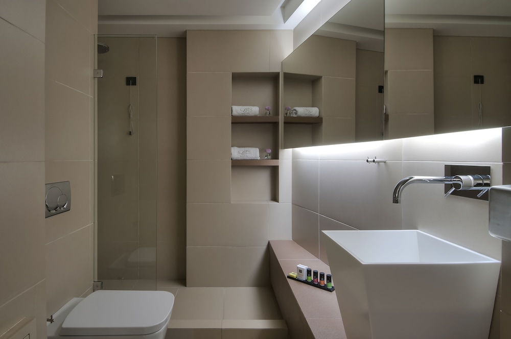 O and B Athens Boutique Hotel 45/50