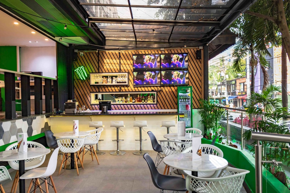 LLERAS GREEN HOTEL 63/71