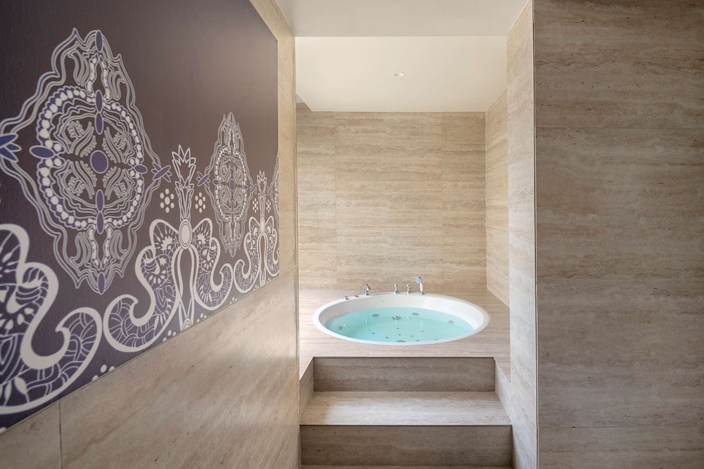 Radisson Blu Resort Visakhapatnam 22/47