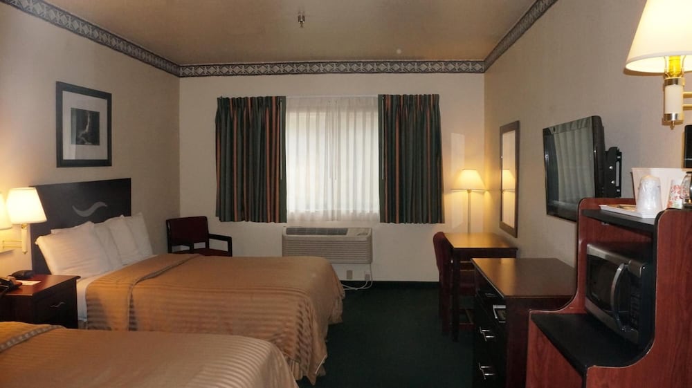 The Inelle, Oakhurst Yosemite, a Tribute Portfolio Hotel 8/46