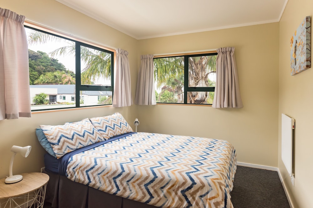 Bay of Islands Lodge 11/45