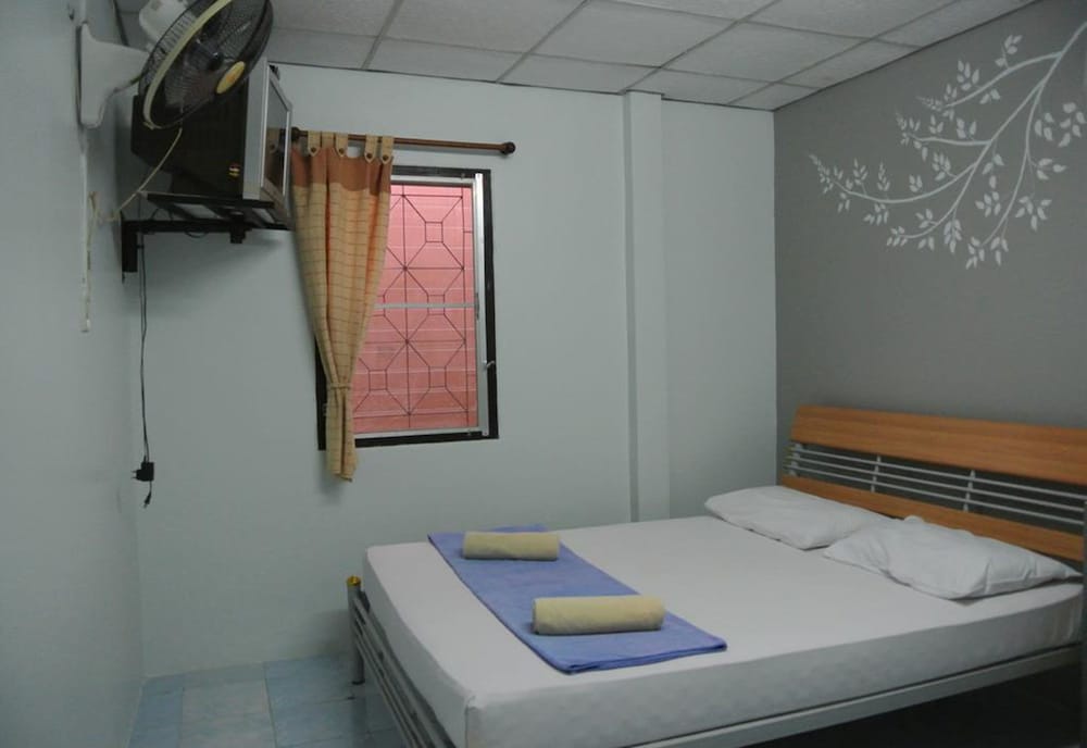 Phang Nga Guesthouse 100/121