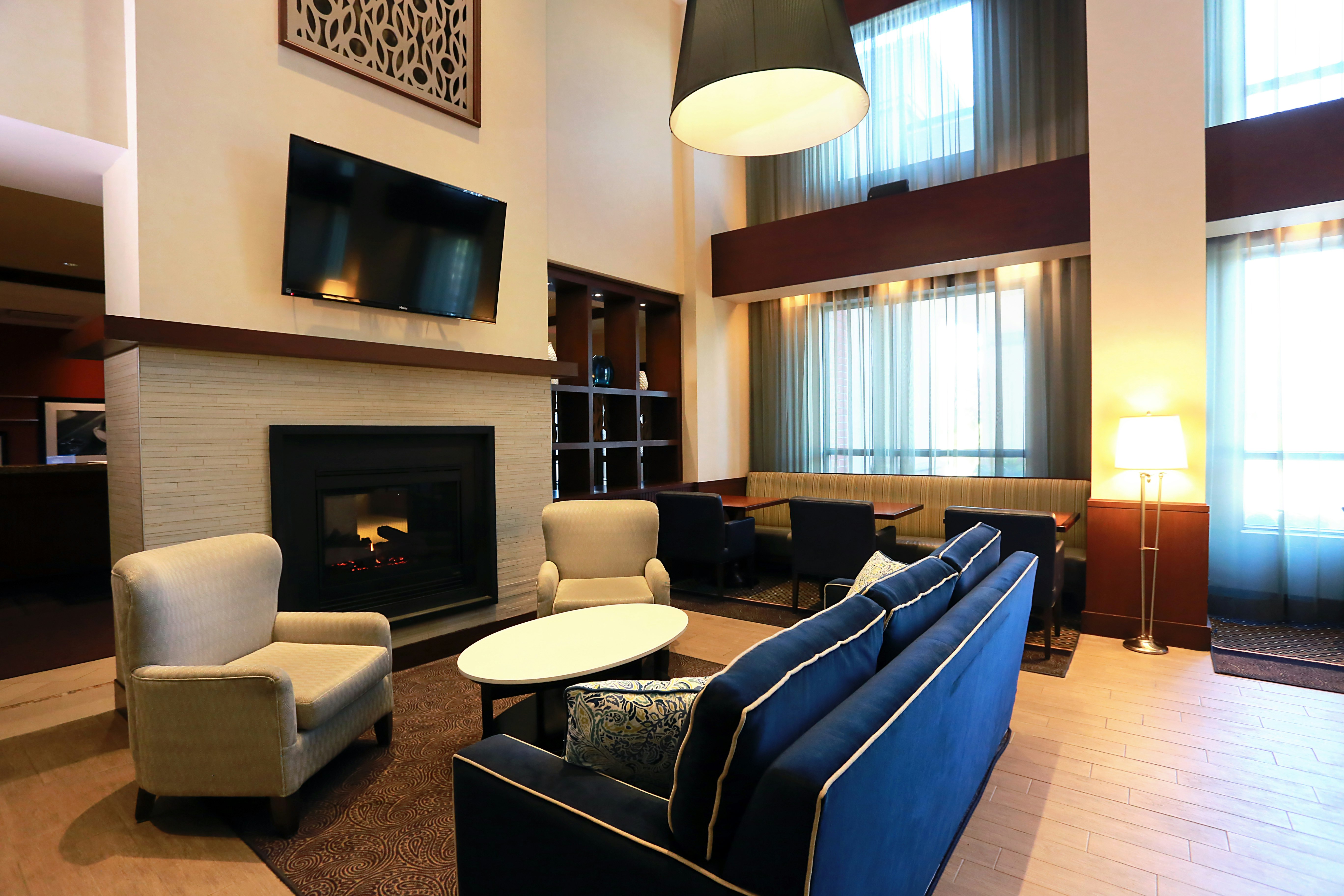 Hampton Inn and Suites by Hilton Laval 52/71