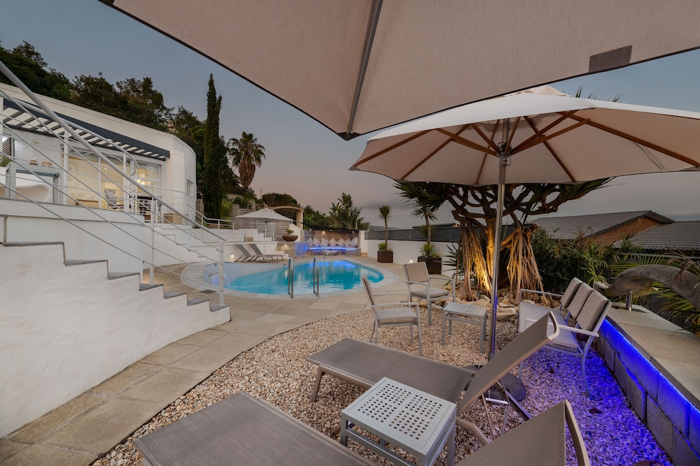 Villa Afrikana Guest Suites 45/88