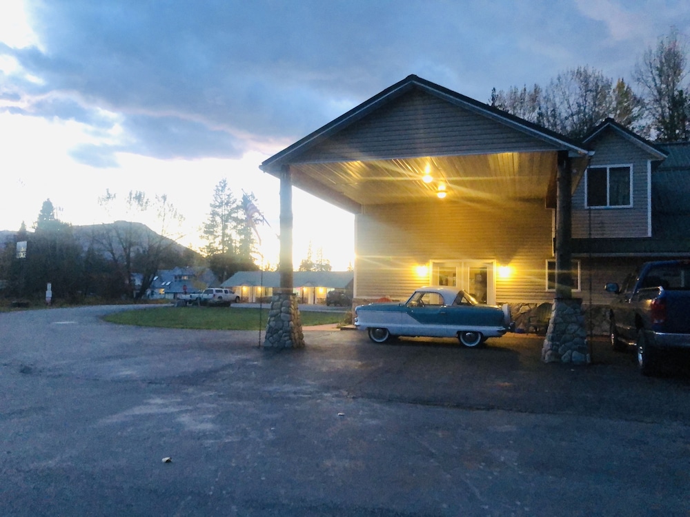 Clark Fork Lodge 33/43