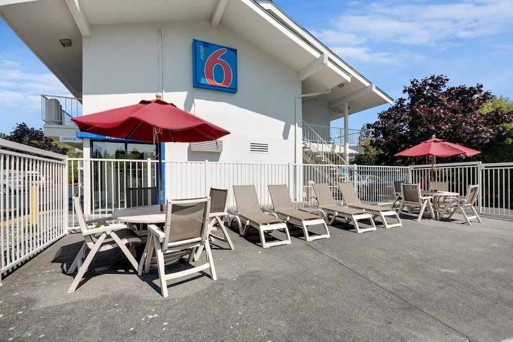 Motel6 Bellingham, WA 30/43