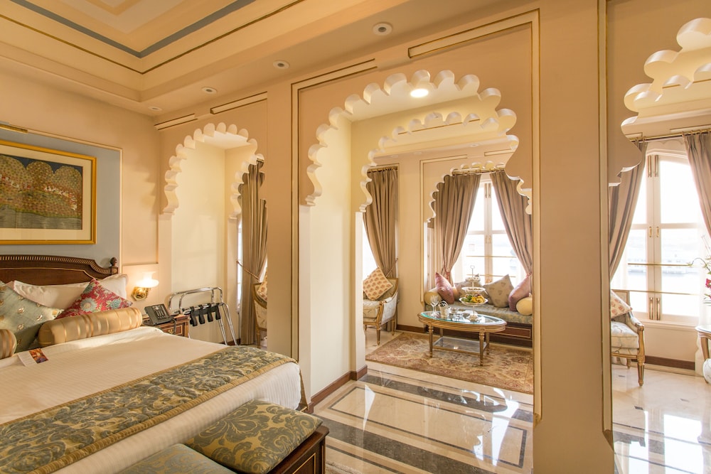 Taj Fateh Prakash Palace 12/54