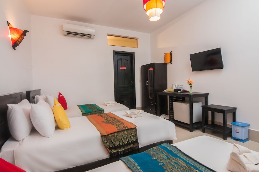 Bou Savy Guesthouse 23/68