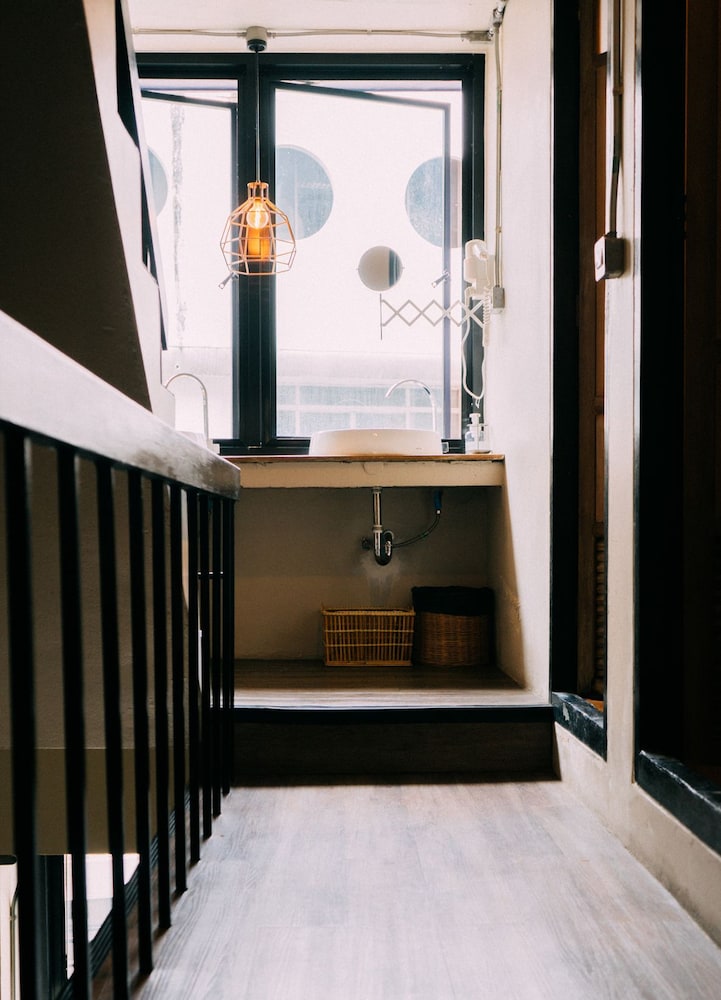 MONOMER HOSTEL BANGKOK 9/50