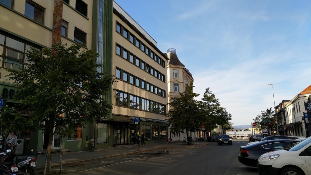 City Living Sentrum Hotel 40/49