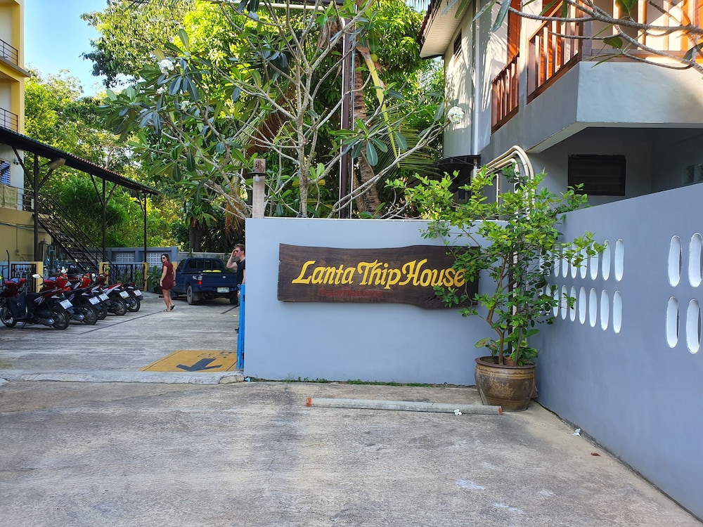 Lanta Thip House 10/58