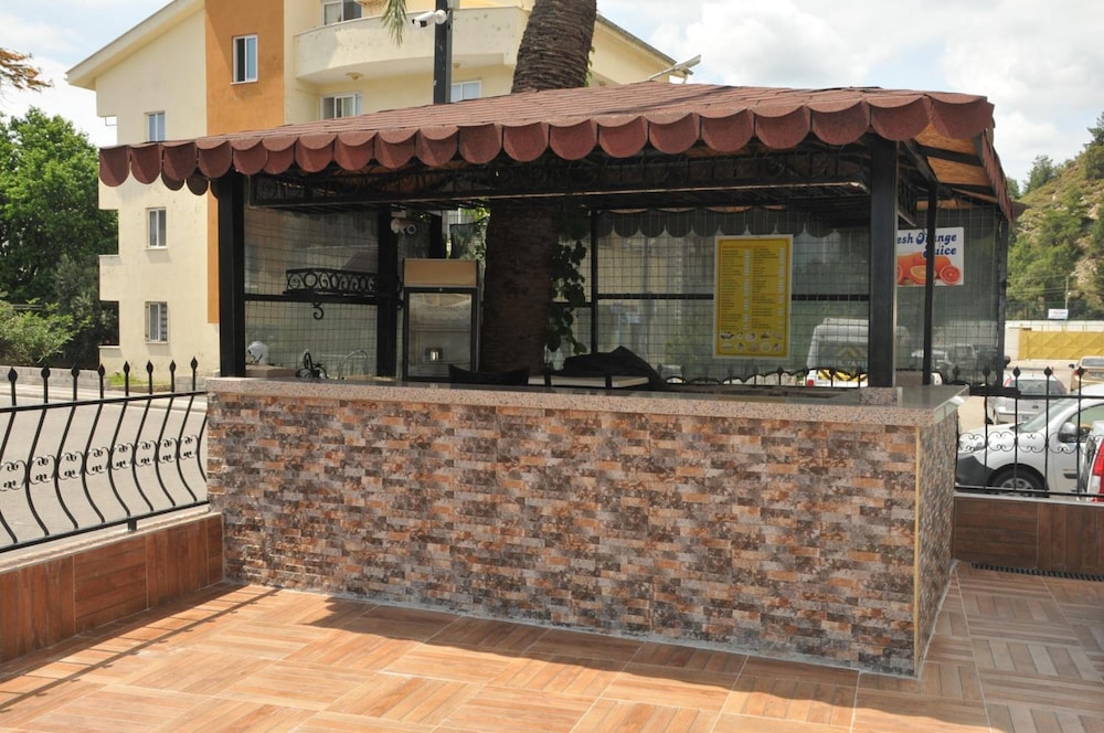 Marina Apart Hotel 12/48