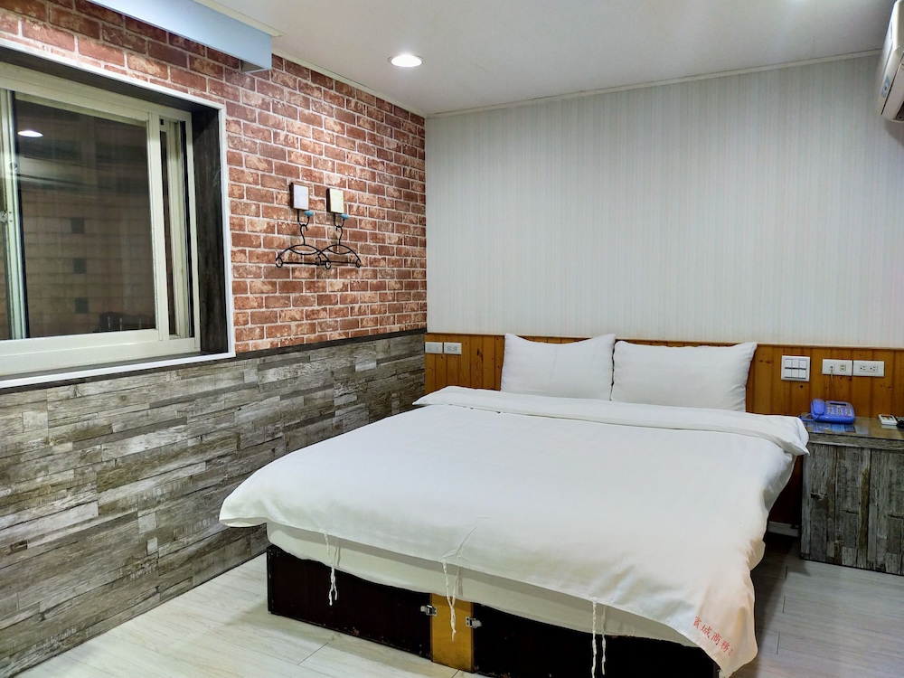 Bin City Hotel 15/50