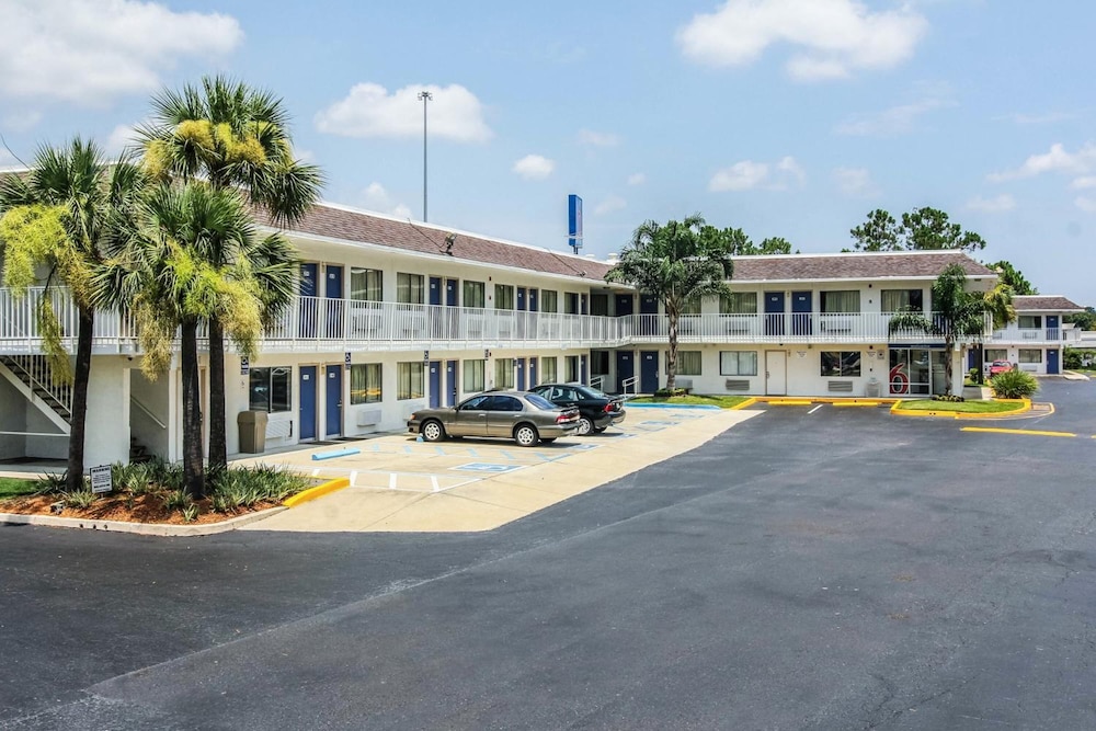 Motel6 Jacksonville, FL - Orange Park 45/60