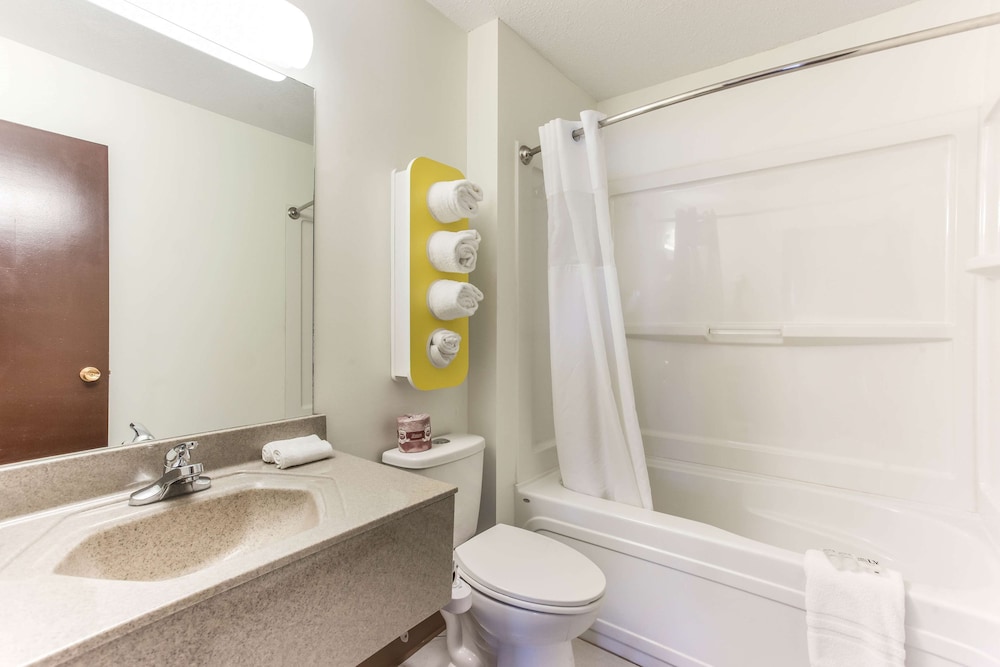 Motel6 Lethbridge Ab 57/62