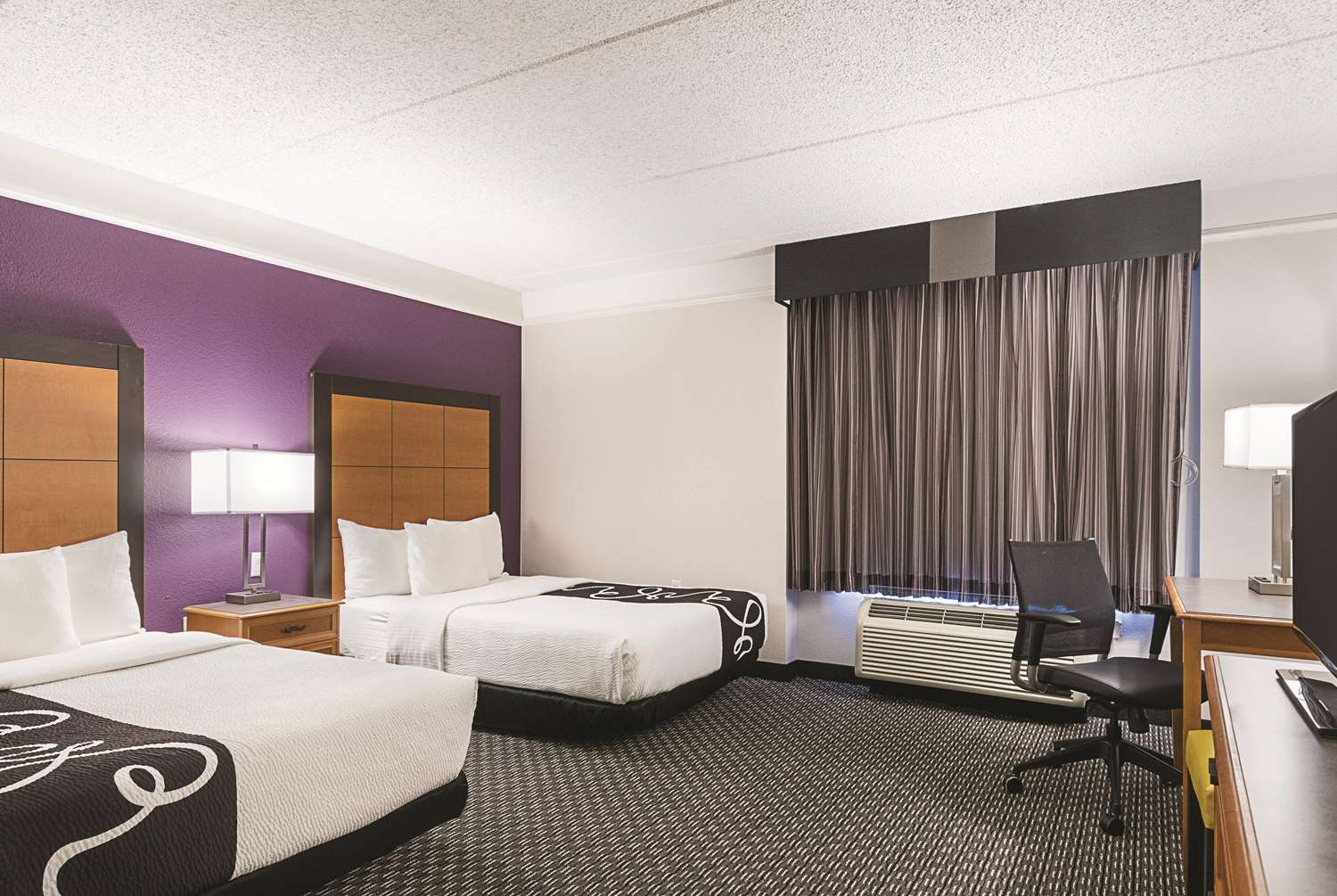 Howard Johnson by Wyndham Sacramento Downtown 19/58