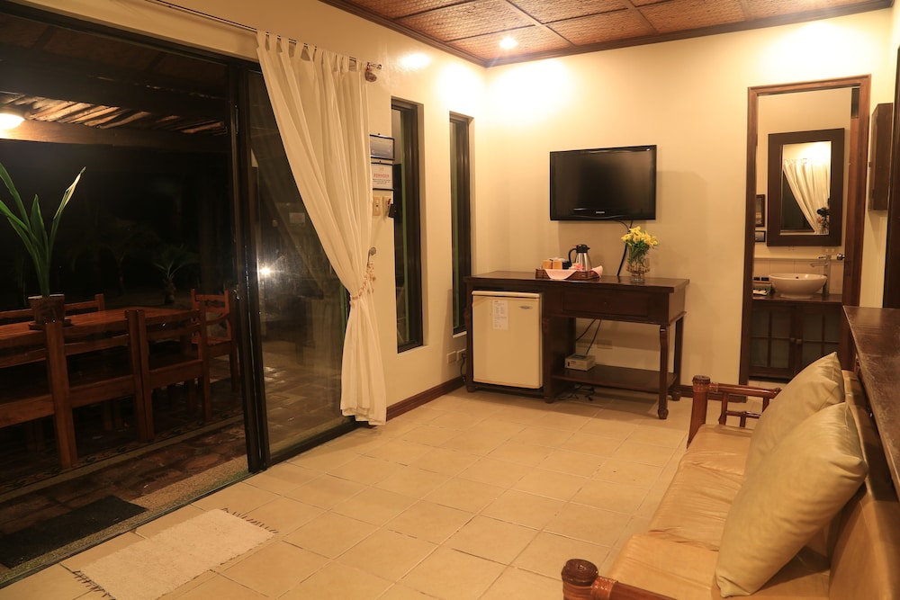 Puerto Del Sol Beach Resort 30/48