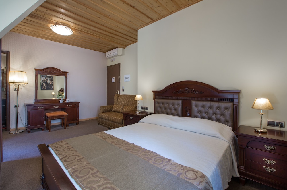 DIAS HOTEL 27/77