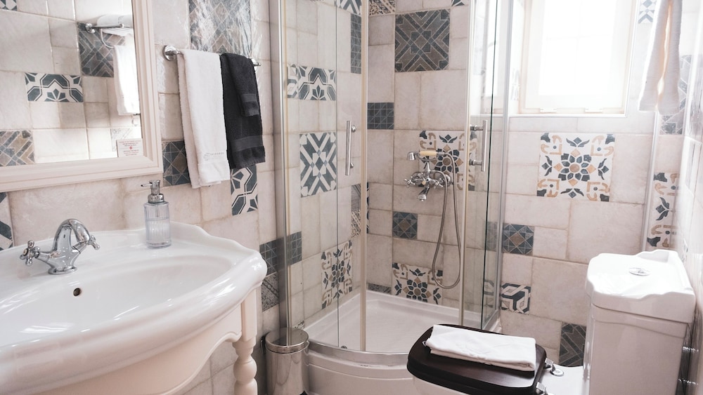 Salbakos Herakleia Boutique Hotel 44/47