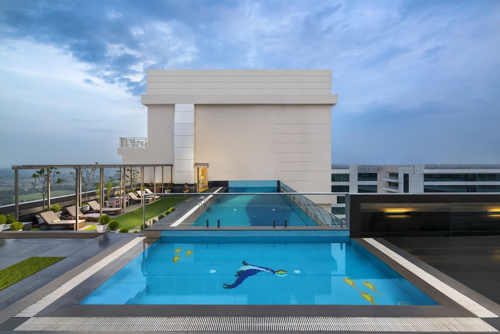 Sandal Suites Op. By Lemon Tree Hotels 20/50