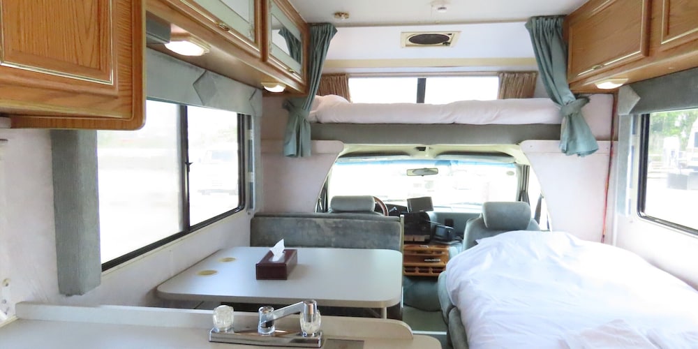 Car, Twin Beds, with Extra Bed