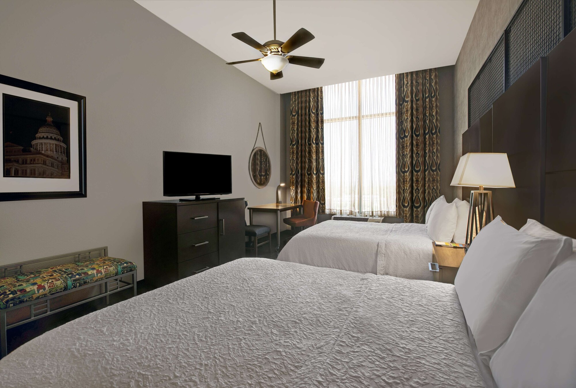 غرفة قياسية بسريرين كوين، Hampton Inn & Suites Austin At The University / Capitol 9/10