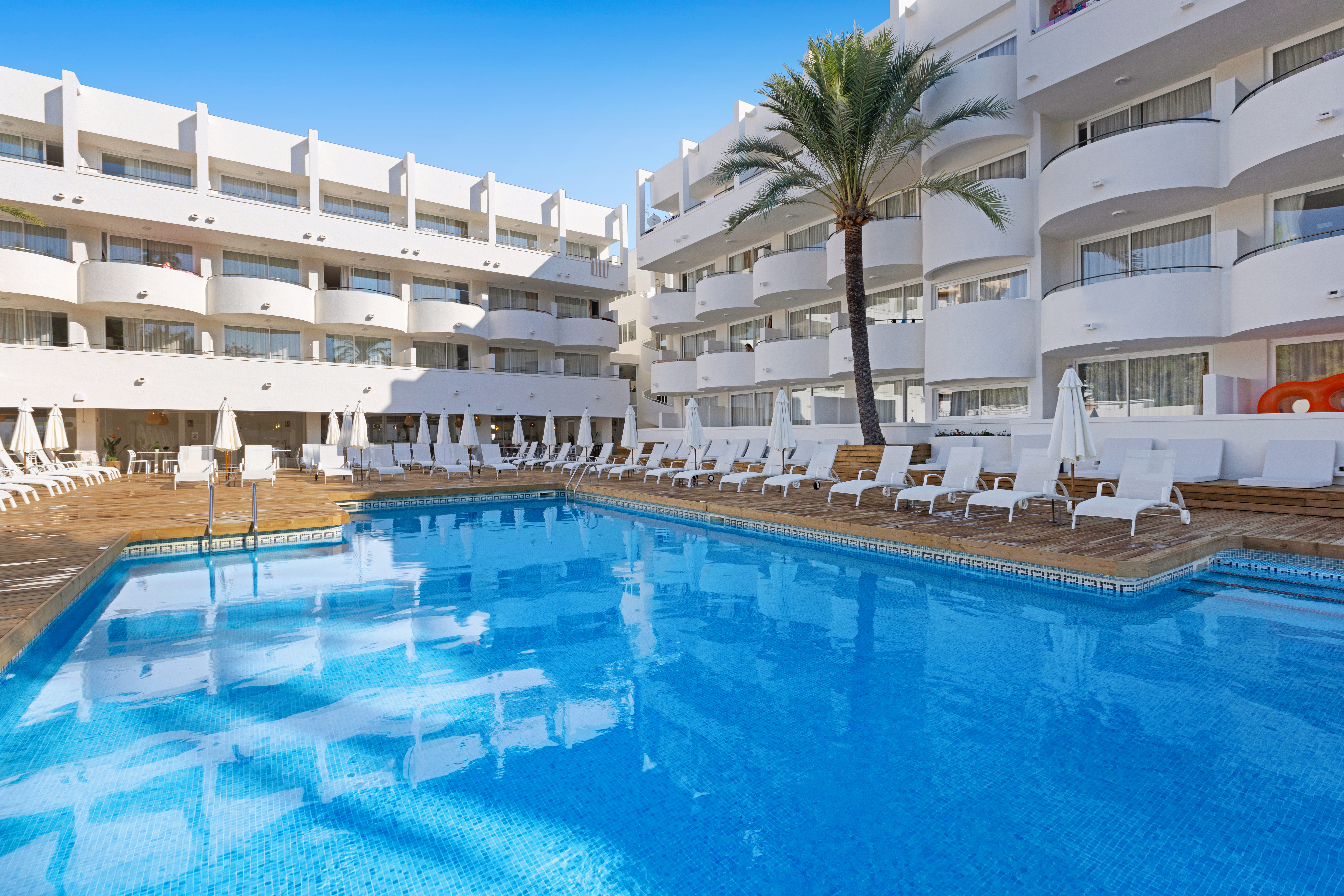 Palmanova Beach Apartments by TRH 5/62