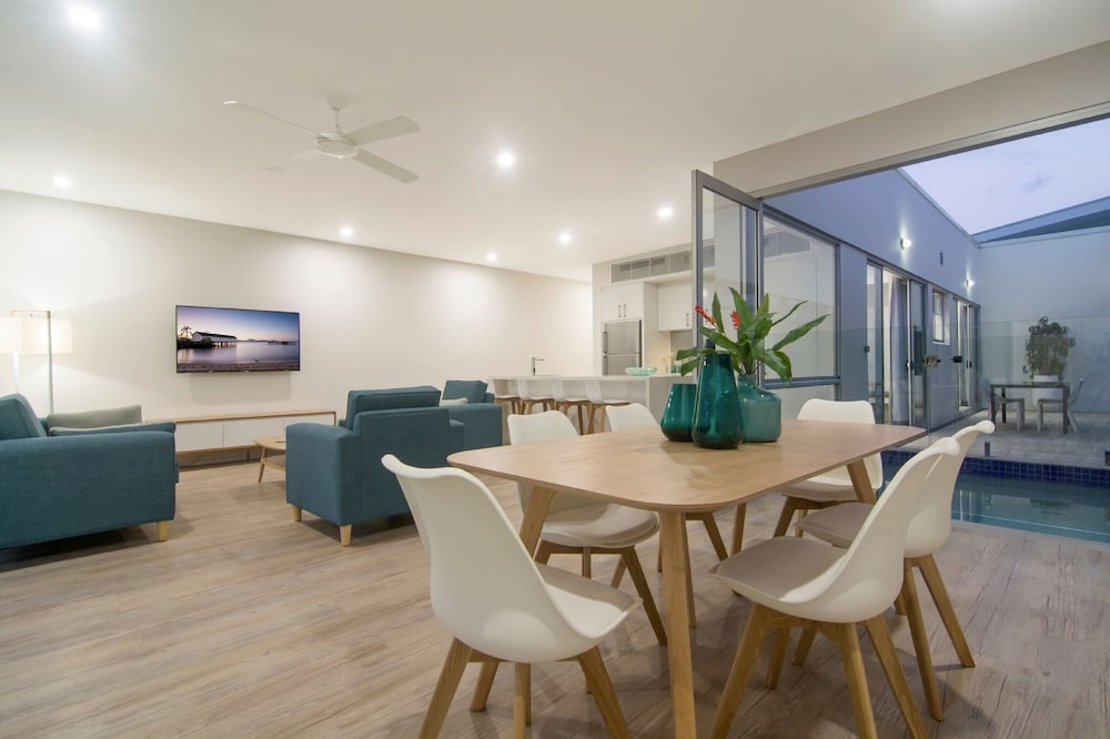 Pool Port Douglas 35/50