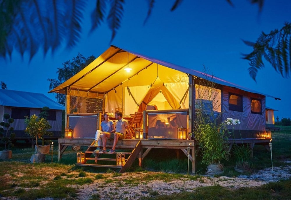Camping 3 Estrellas 8/69