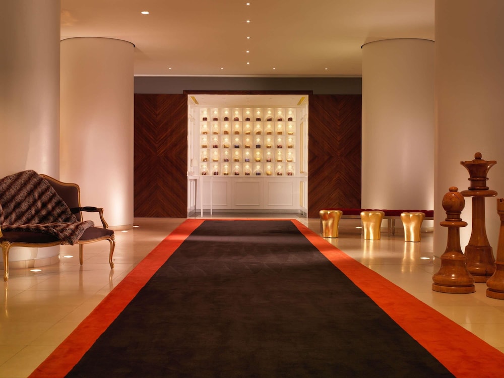 St Martins Lane Hotel 38/75