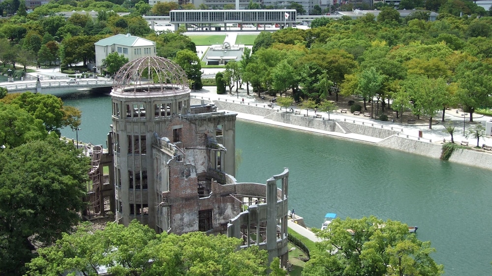 Vessel Inn Hiroshima Ekimae 56/62