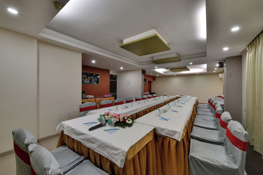 Click Hotel Yuvraj 28/46