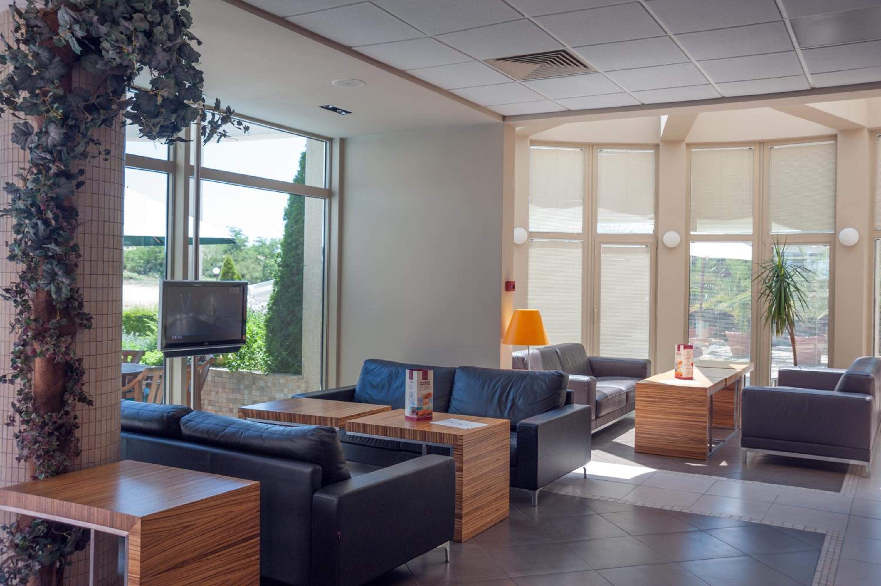 Jeravi Hotel 34/56