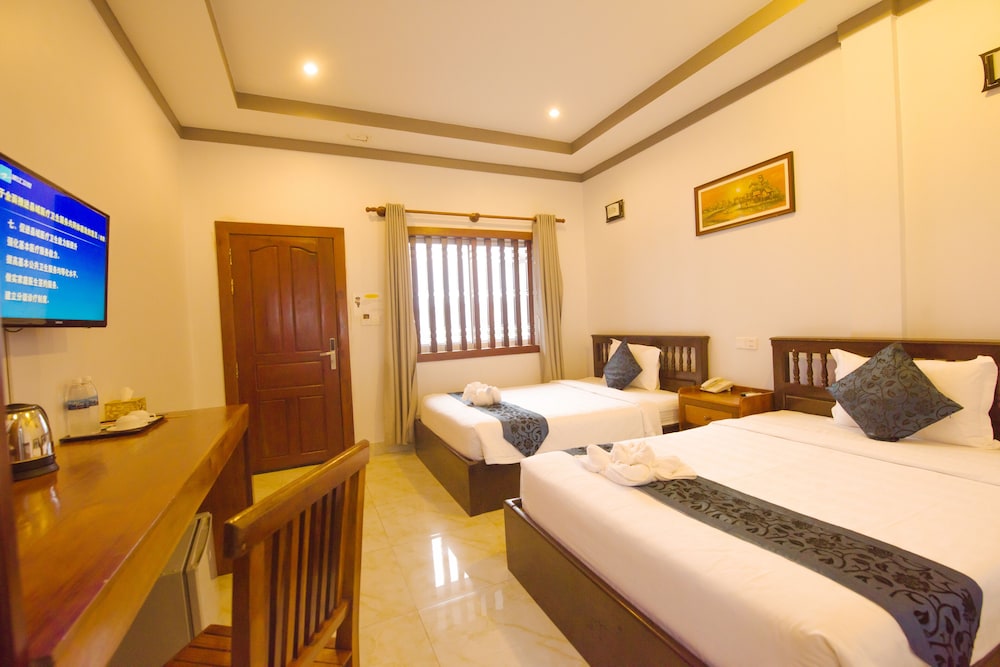 ROOM, TWIN BEDS