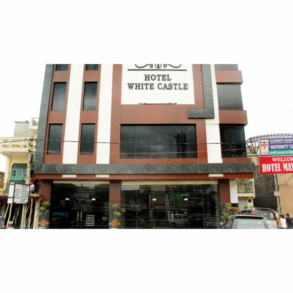 Fabhotel White Castle Sez 2/50