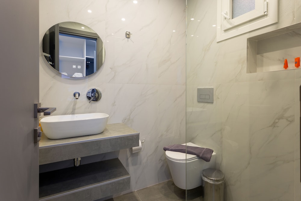 Wilde Rose Hotel 58/59