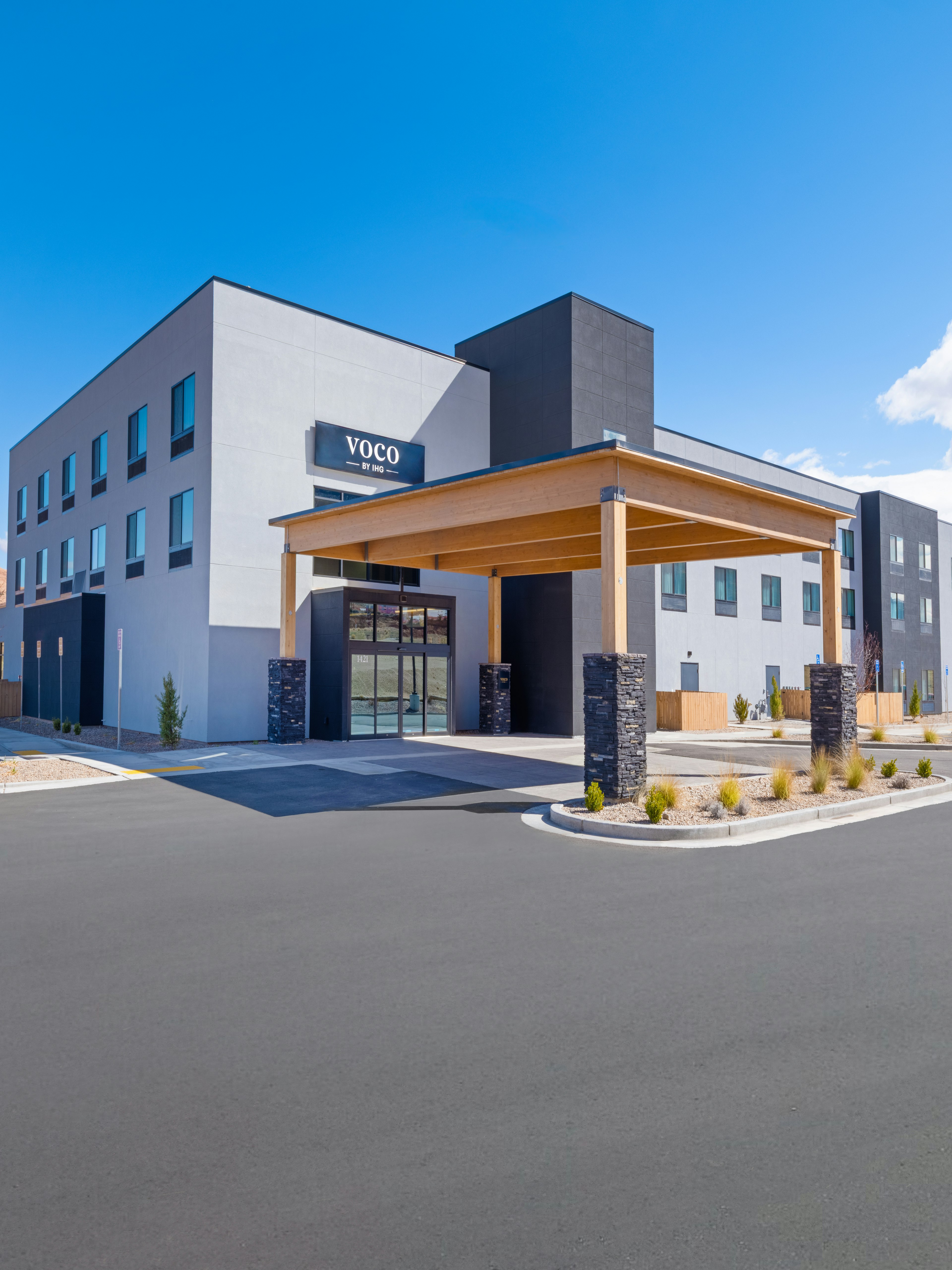 Country Inn & Suites by Radisson, near Arches National Park, Moab, UT 1/39