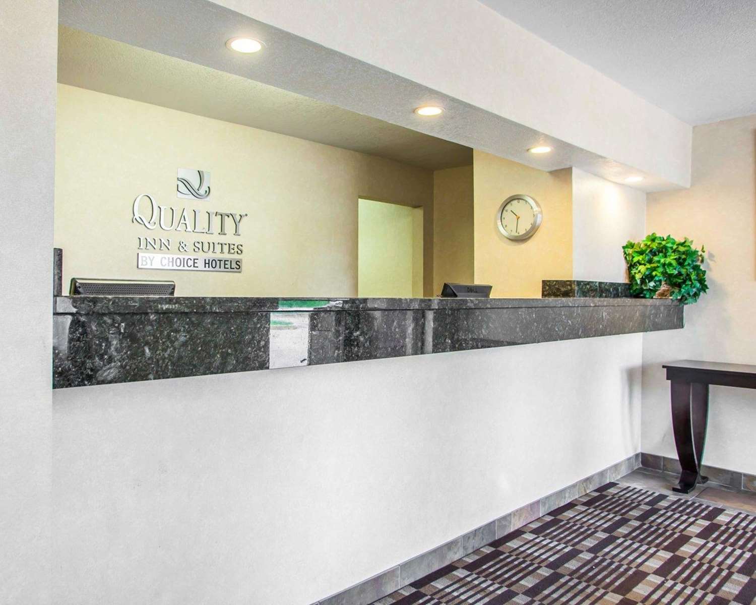 Quality Inn & Suites Ankeny-Des Moines 7/43
