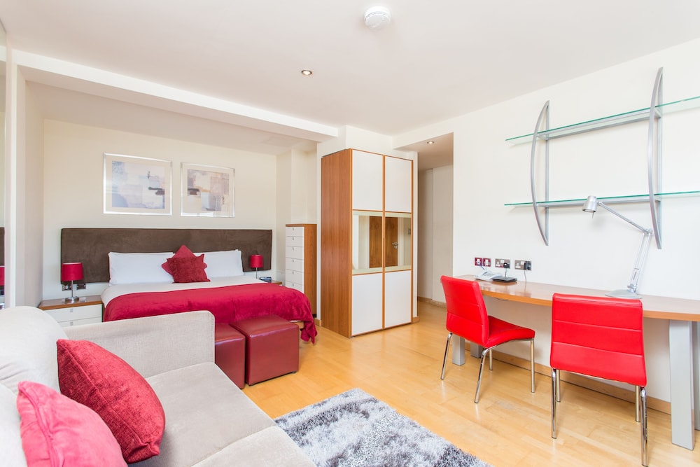 Roland House Apartments 35/54