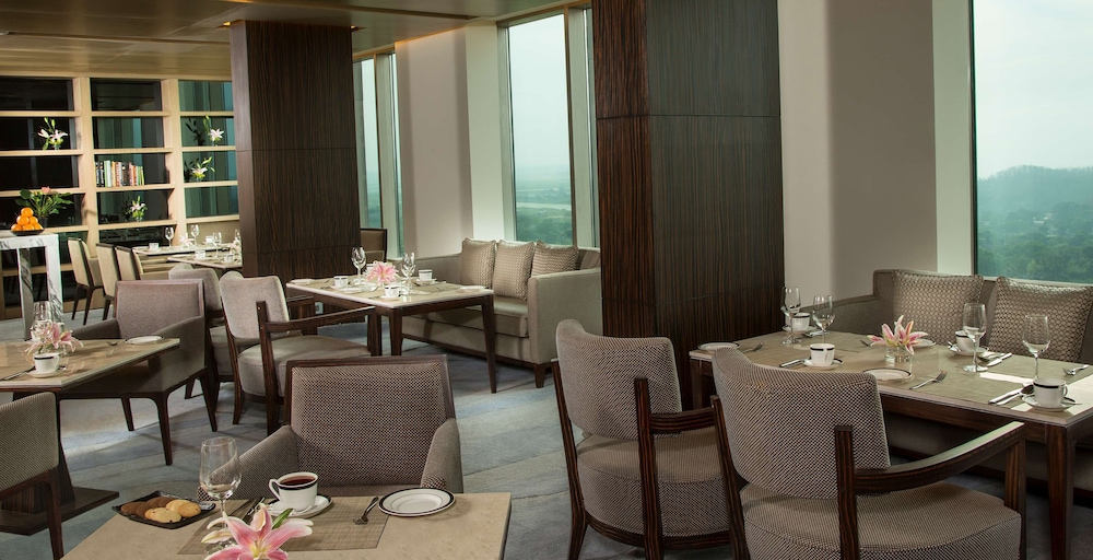 RADISSON BLU HOTEL GUWAHATI 31/48