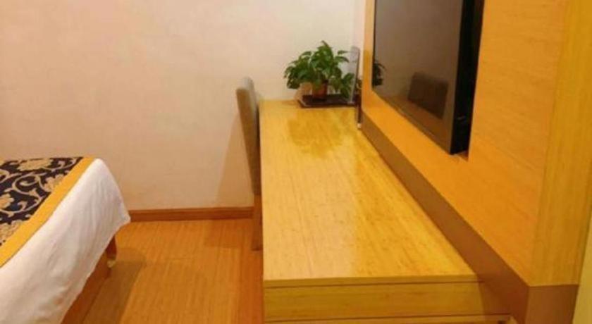 GreenTree Inn ShangHai Fengxian District XiaoTang Road Hotel 40/50
