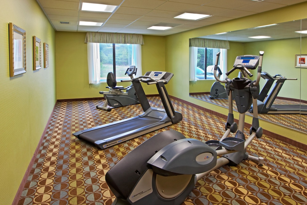 Holiday Inn Express Suites Thornburg S Fredericksburg 33/58