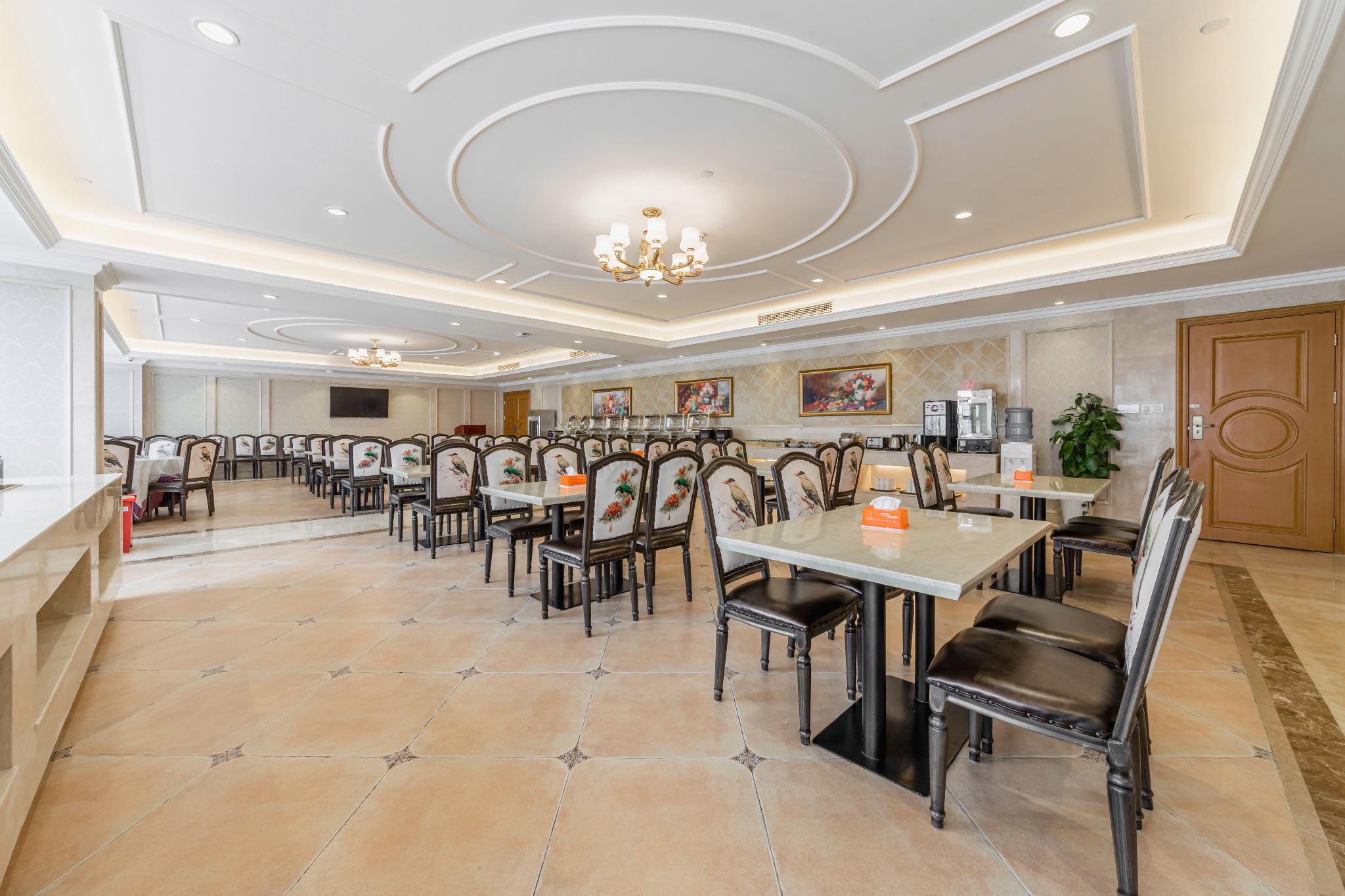 Vienna International Hotel (Nanjing Lishui Zhongshan West Road) 16/27