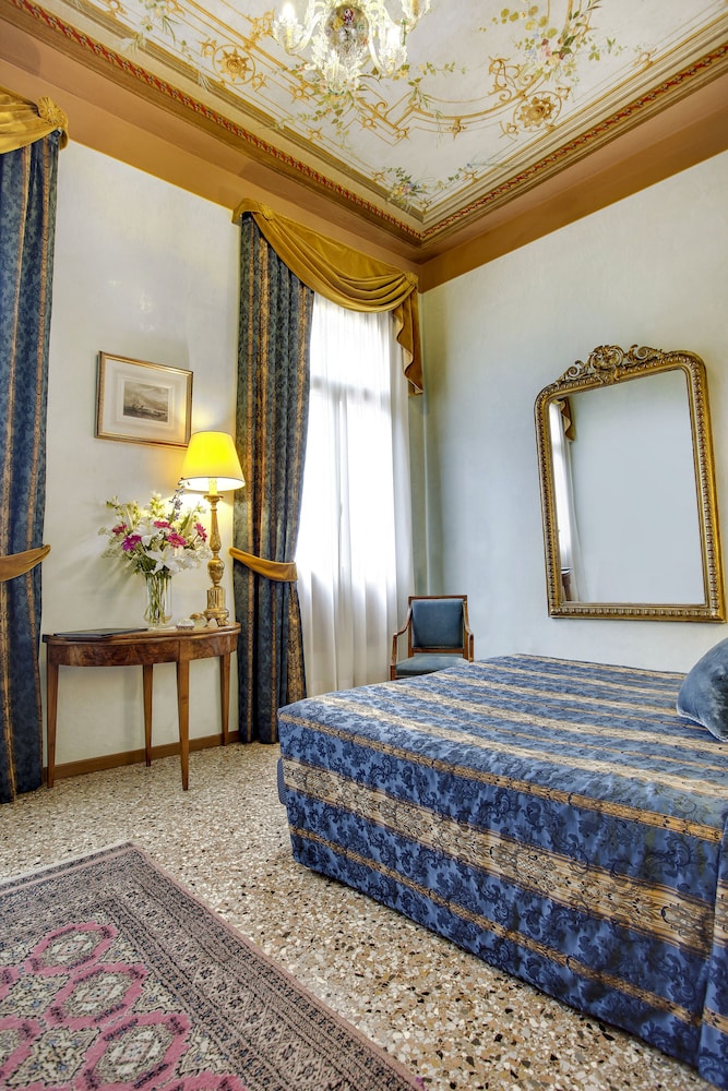Palazzo Schiavoni 35/86