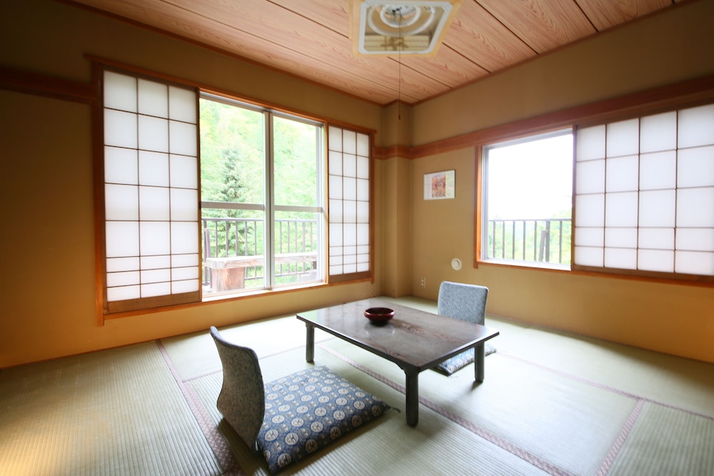 Meiji Onsen Ryokan 3/20