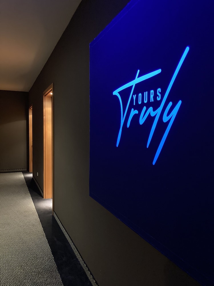 Yours Truly 32/63