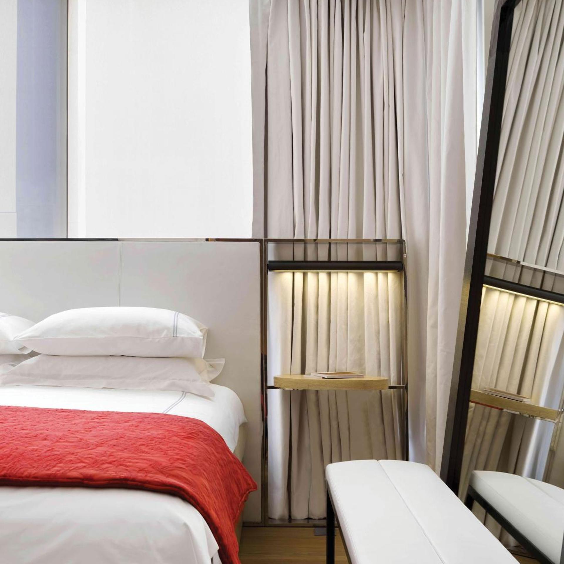 2 BEDROOMS, SUITE