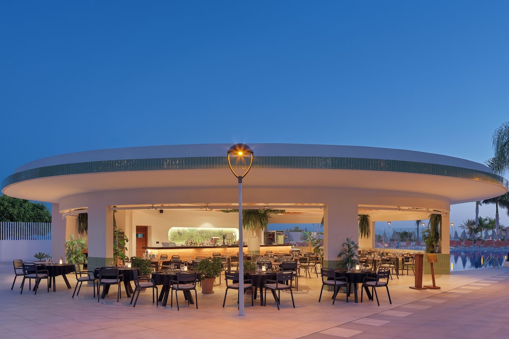 H10 Atlantic Sunset Horizons Collection in ADEJE